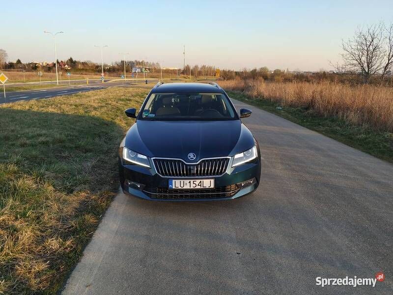 Niebieski Używany 2016 Skoda Superb Style Kombi | 47 000 zł (Uczciwa cena) - Obraz 1/4