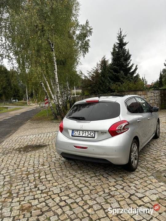 Używany Peugeot 208 Allure 92 KM (67 kW) 2012 Hatchback