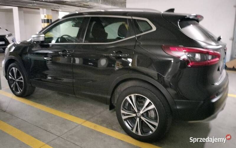 Czarny Używany 2018 Nissan Qashqai SUV | 62 500 zł (Uczciwa cena) - Obraz 1/4
