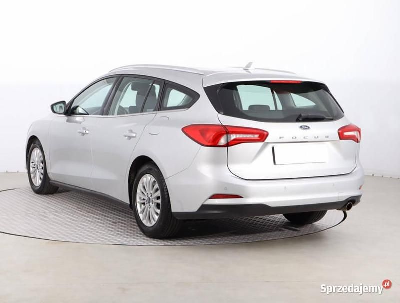 Używany Ford Focus 2019 Srebrny Kombi