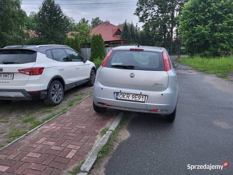 Srebrny Używany 2006 Fiat Grande Punto Hatchback | 4600 zł (Dobra cena) - Obraz 1/4