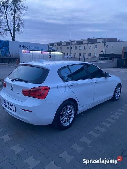 Używany BMW 118 150 KM (110 kW) 2018 Biały Hatchback