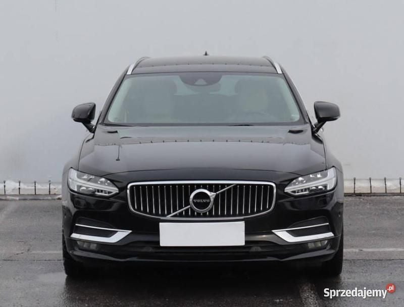Używany Volvo V90 2017 Czarny Kombi