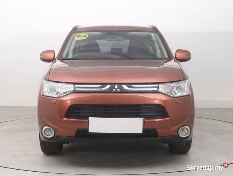 Brązowy Używany 2014 Mitsubishi Outlander SUV | 51 999 zł (Uczciwa cena) - Obraz 1/4