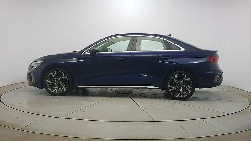 Używany Audi A3 S-Line 150 KM (110 kW) 2023 Niebieski Sedan/Limuzyna