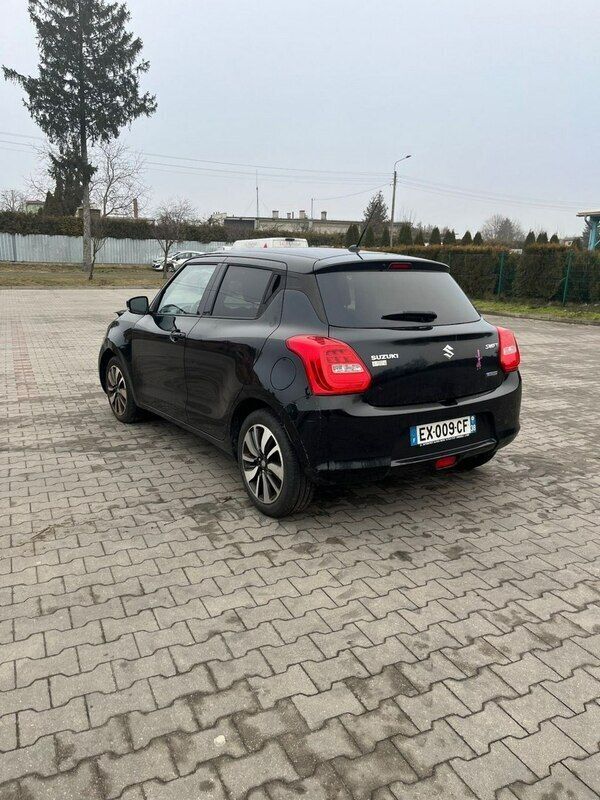 Używany Suzuki Swift 90 KM (66 kW) 2018 Czarny Hatchback