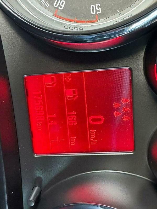 Używany Opel Zafira Tourer Eco 2016 Czarny Minivan