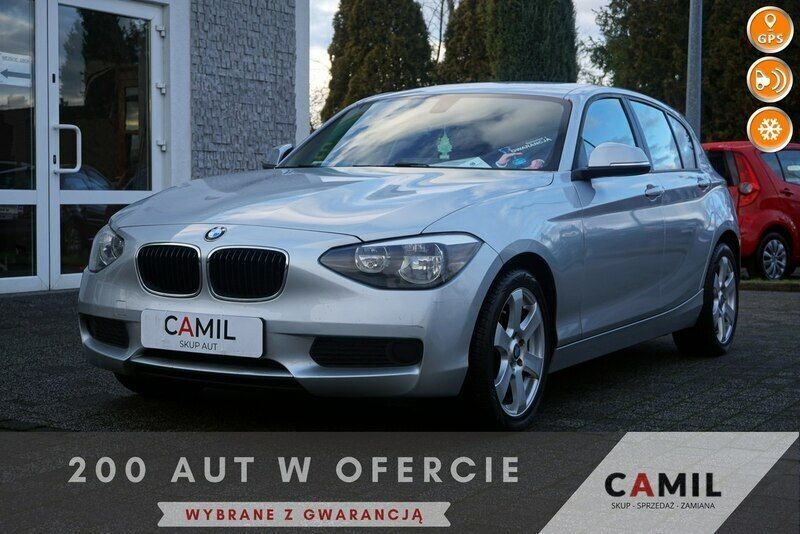 Srebrny (metalik) Używany 2015 BMW 116 Hatchback | 28 500 zł (Dobra cena) - Obraz 1/4