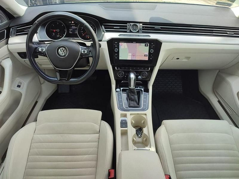 Używany VW Passat 150 KM (110 kW) 2018 Niebieski (metalik) Kombi