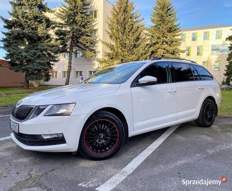 Używany Skoda Octavia 2017 Biały Sedan/Limuzyna