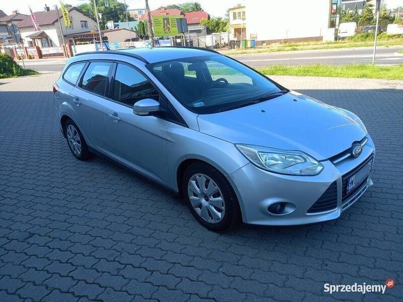 Srebrny Używany 2011 Ford Focus Kombi | 10 900 zł (Drogi) - Obraz 1/4