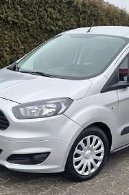 Używany Ford Tourneo Courier 2017 Srebrny Minivan