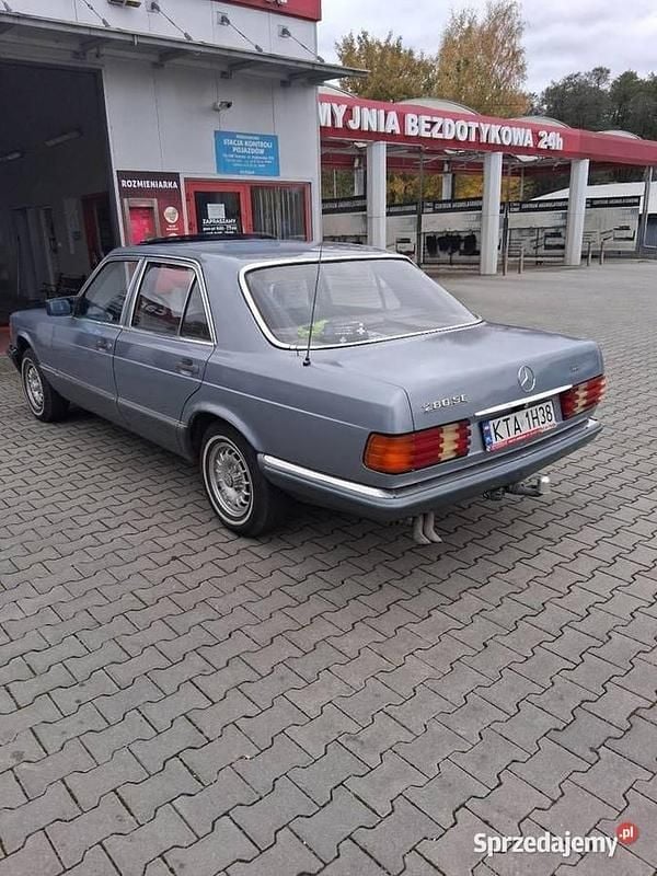 Używany Mercedes 280 1983 Niebieski Sedan/Limuzyna