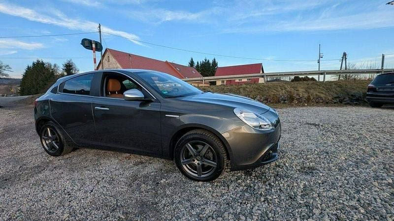 Używany Alfa Romeo Giulietta 2012 Czarny Hatchback