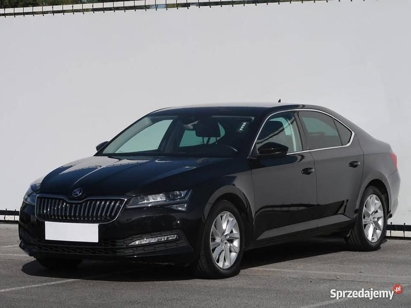 Używany Skoda Superb 150 KM (110 kW) 2019 Czarny Sedan/Limuzyna