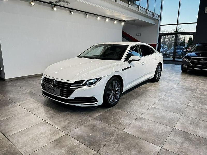 Używany VW Arteon R 150 KM (110 kW) 2018 Biały Sedan/Limuzyna