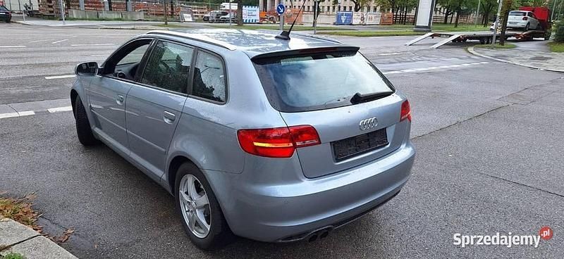 Używany Audi A3 Sportback 2011 Srebrny Hatchback