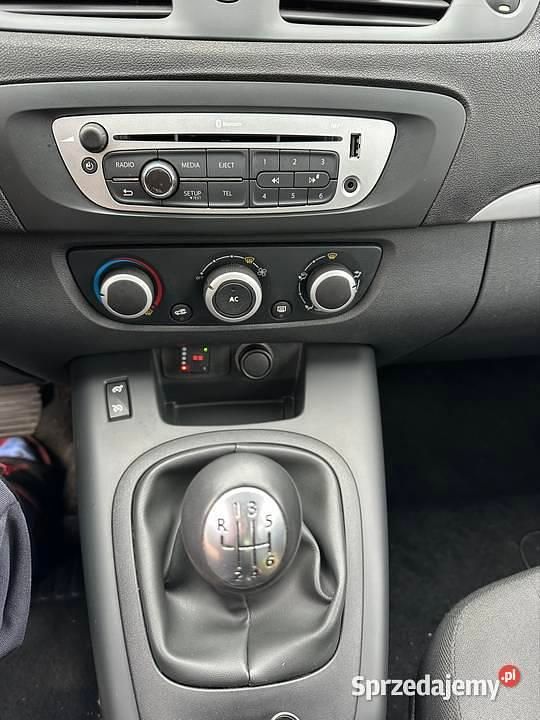 Używany Renault Scénic III 110 KM (80 kW) 2012 Niebieski Minivan