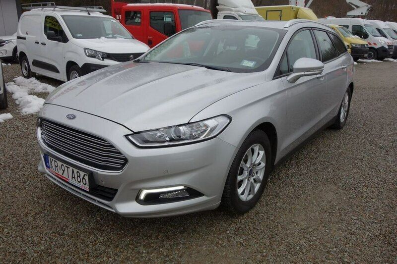 Używany Ford Mondeo 150 KM (110 kW) 2018 Srebrny Sedan/Limuzyna