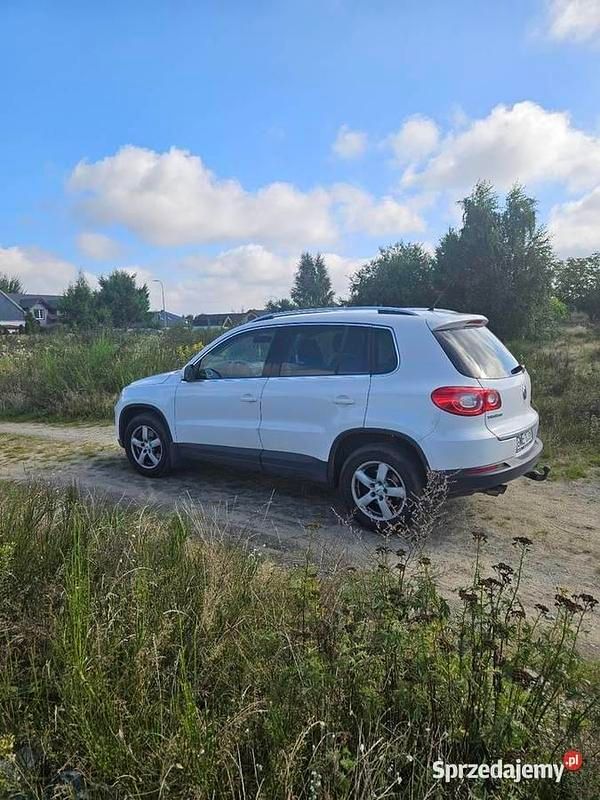 Biały Używany 2008 VW Tiguan SUV | 20 500 zł (Uczciwa cena) - Obraz 1/4