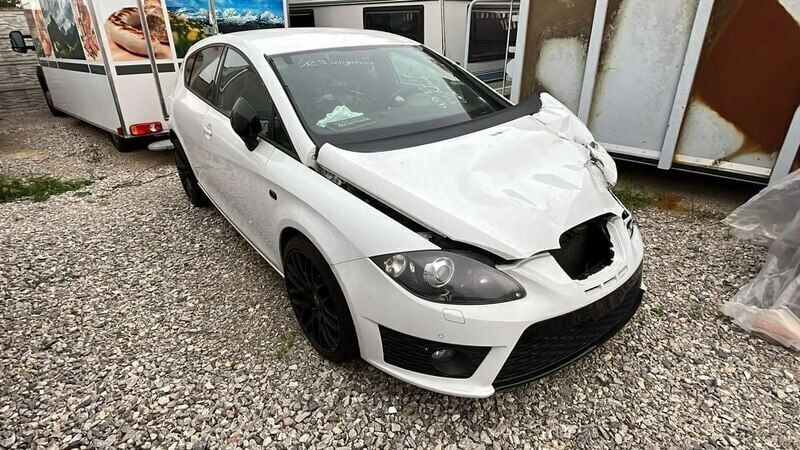 Biały Używany 2012 Seat Leon Sedan/Limuzyna | 20 900 zł - Obraz 1/4