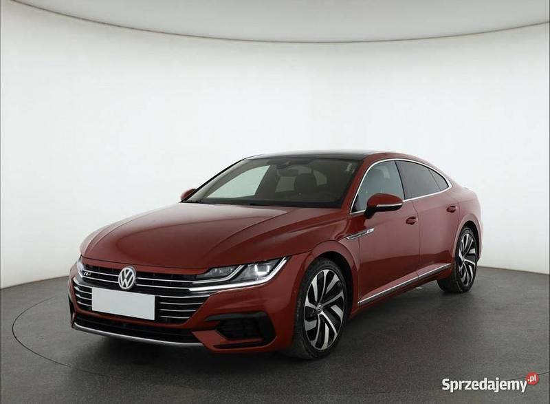 Używany VW Arteon 2017 Czerwony Sedan/Limuzyna