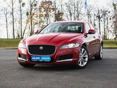 Używany Jaguar XF 180 KM (132 kW) 2015 Czerwony Sedan/Limuzyna