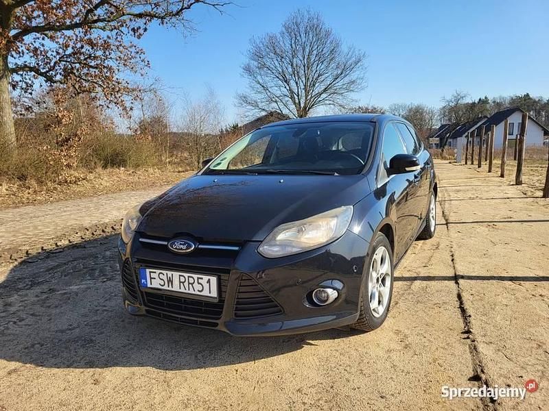 Używany Ford Focus 105 KM (77 kW) 2012 Czarny Kombi