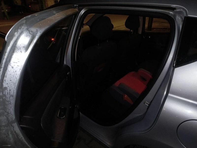 Używany Peugeot 207 2008 Srebrny Kombi