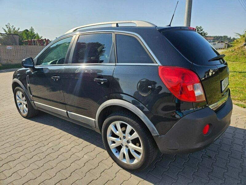 Używany Opel Antara 150 KM (110 kW) 2016 Czarny (metalik) SUV