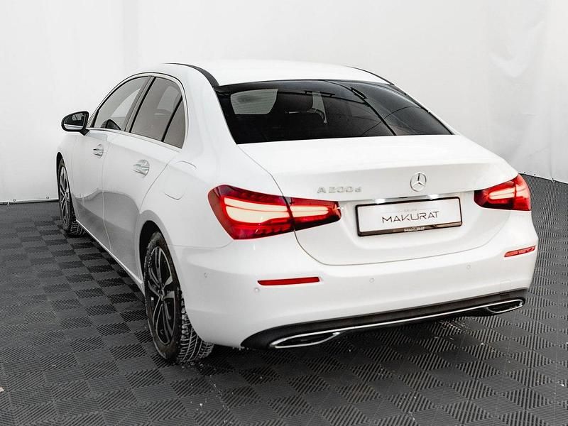 Używany Mercedes A200 150 KM (110 kW) 2023 Biały (metalik) Sedan/Limuzyna