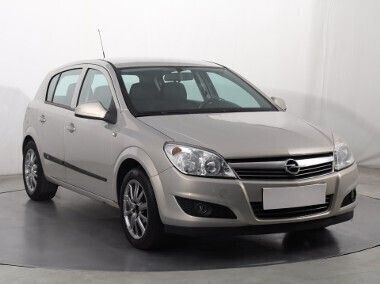 Szary Używany 2009 Opel Astra Hatchback | 9999 zł (Uczciwa cena) - Obraz 1/4