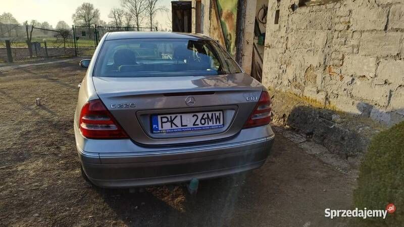 Używany 2004 Mercedes C220 | 15 000 zł (Uczciwa cena) - Obraz 1/4