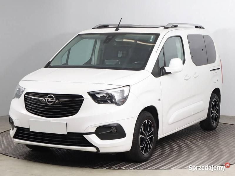 Używany Opel Combo 110 KM (80 kW) 2019 Biały Pickup