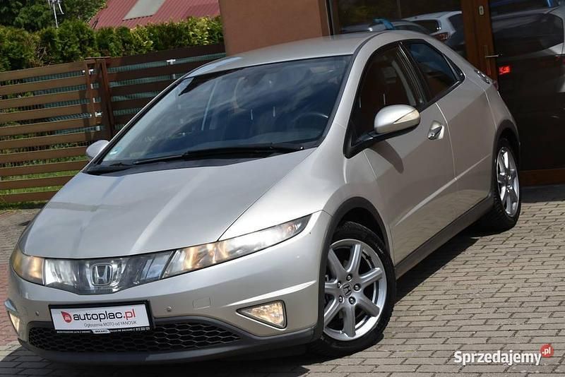 Beżowy Używany 2006 Honda Civic Hatchback | 17 990 zł (Uczciwa cena) - Obraz 1/4