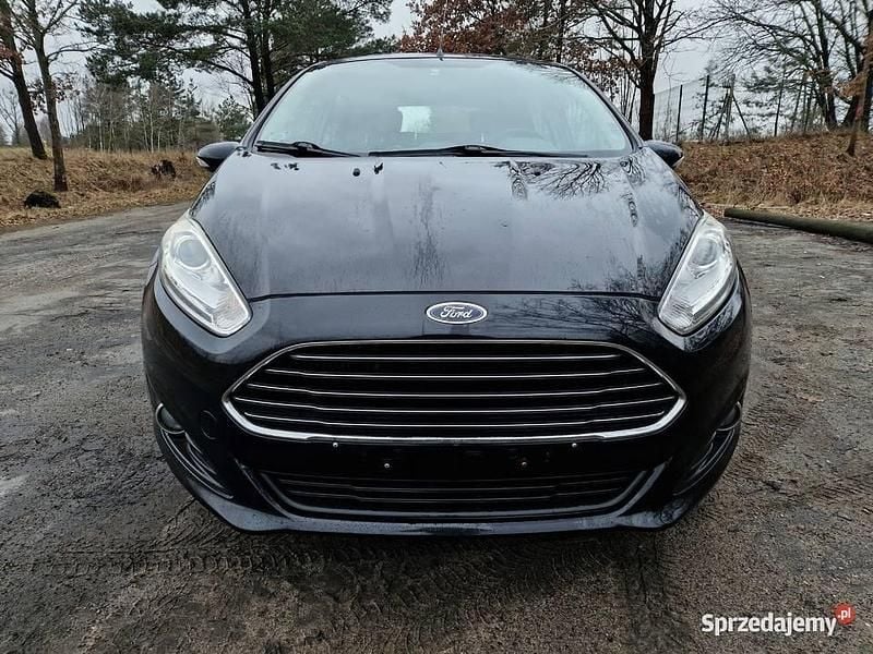 Używany Ford Fiesta 2015 Czarny Hatchback
