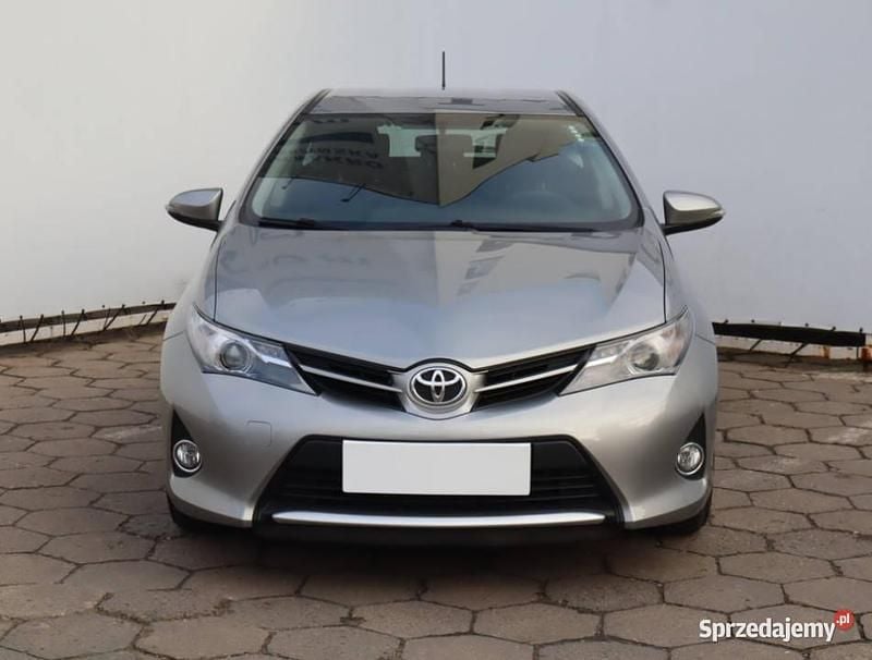 Szary Używany 2013 Toyota Auris Kombi | 37 999 zł (Uczciwa cena) - Obraz 1/4