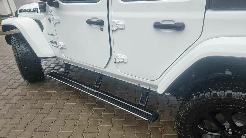 Biały Używany 2021 Jeep Wrangler Sahara SUV | 167 000 zł - Obraz 1/3