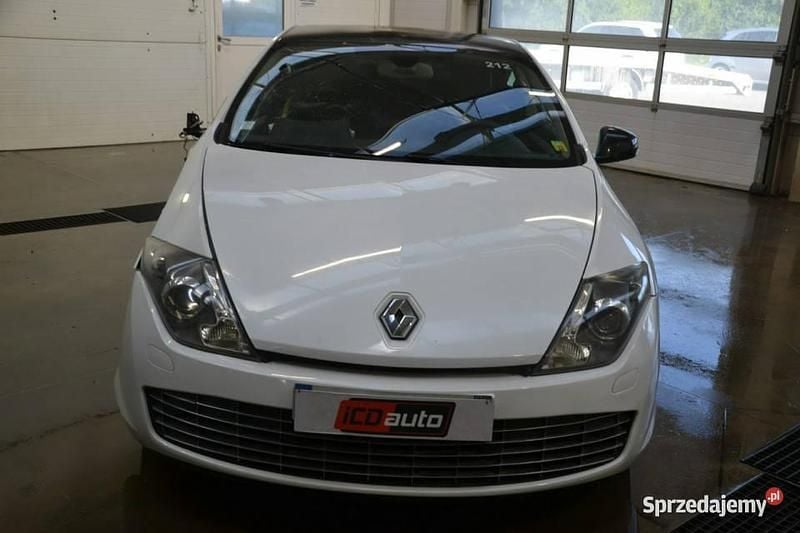 Biały Używany 2010 Renault Laguna Coupé Bose Edition Coupe | 13 500 zł - Obraz 1/4