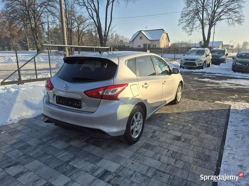 Używany Nissan Pulsar 116 KM (85 kW) 2014 Srebrny (metalik) Hatchback