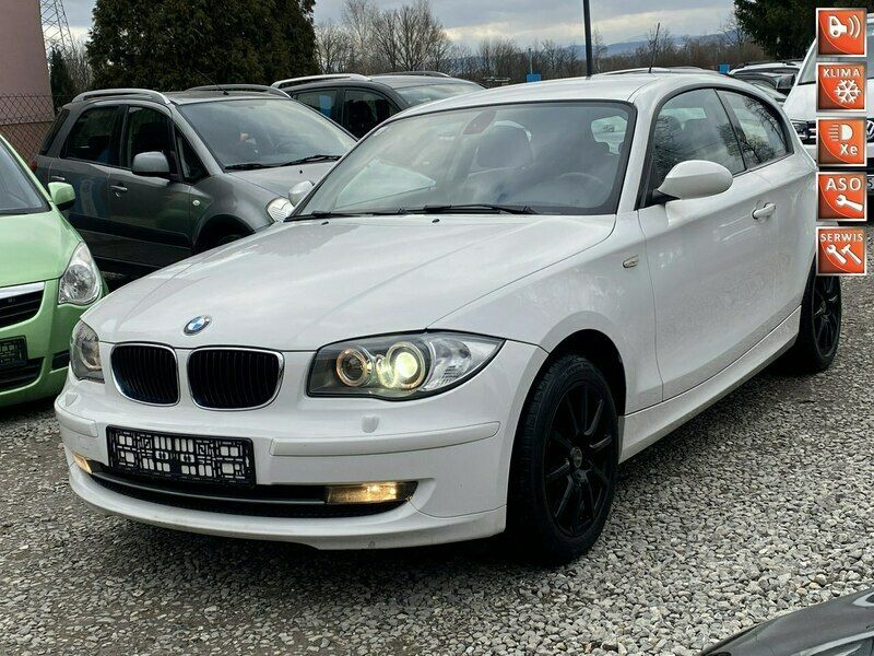 Biały Używany 2009 BMW 116 Sport Line Hatchback | 19 500 zł (Super Cena) - Obraz 1/4