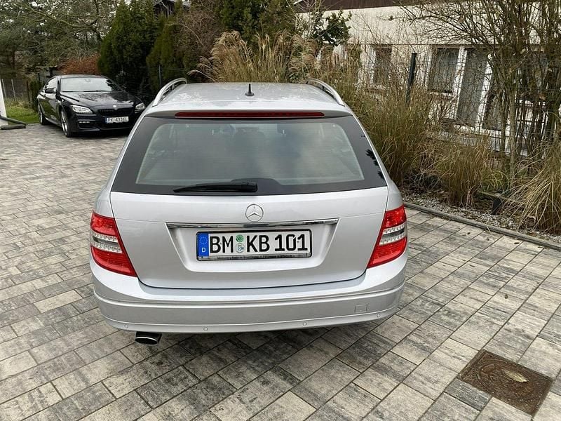 Używany Mercedes C200 183 KM (134 kW) 2008 Srebrny Kombi