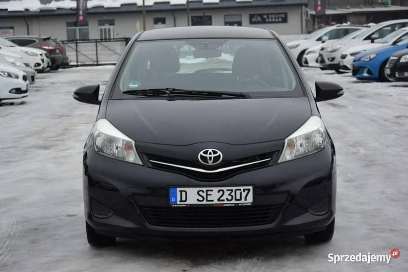 Używany Toyota Yaris 100 KM (73 kW) 2011 Czarny (metalik) Hatchback