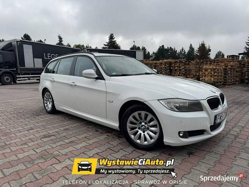 Biały Używany 2010 BMW 318 Kombi | 16 850 zł (Dobra cena) - Obraz 1/4
