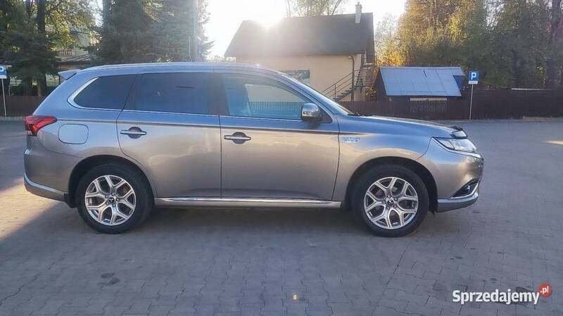 Szary Używany 2018 Mitsubishi Outlander P-HEV SUV | 82 000 zł - Obraz 1/4