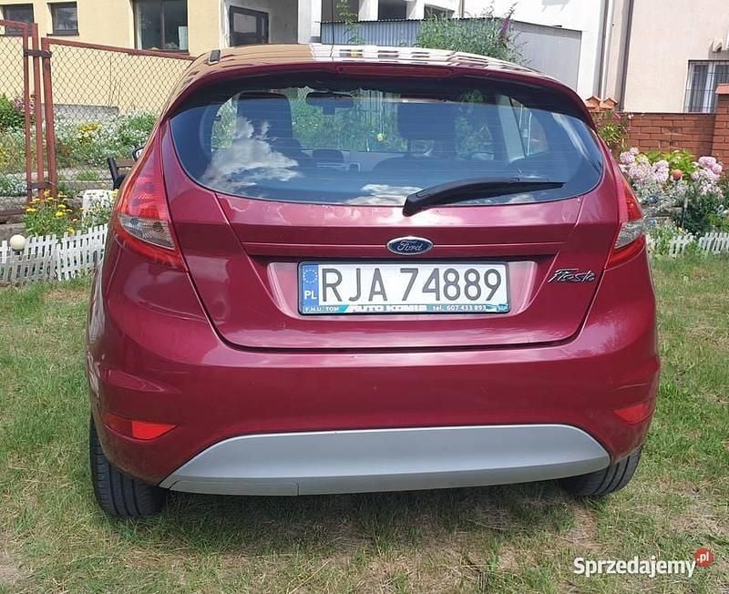 Wiśniowy Używany 2009 Ford Fiesta Hatchback | 12 000 zł (Uczciwa cena) - Obraz 1/4