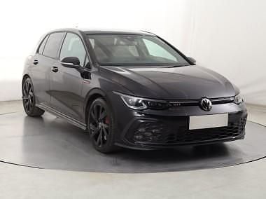 Czarny Używany 2022 VW Golf VIII Hatchback | 137 999 zł (Uczciwa cena) - Obraz 1/4