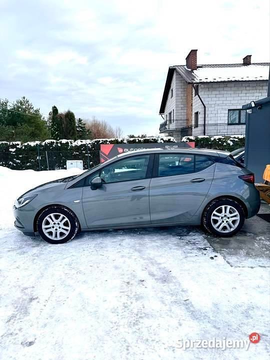 Używany Opel Astra 2018 Szary Hatchback