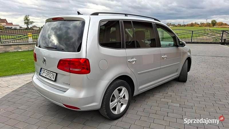 Używany VW Touran 2015 Srebrny Minivan