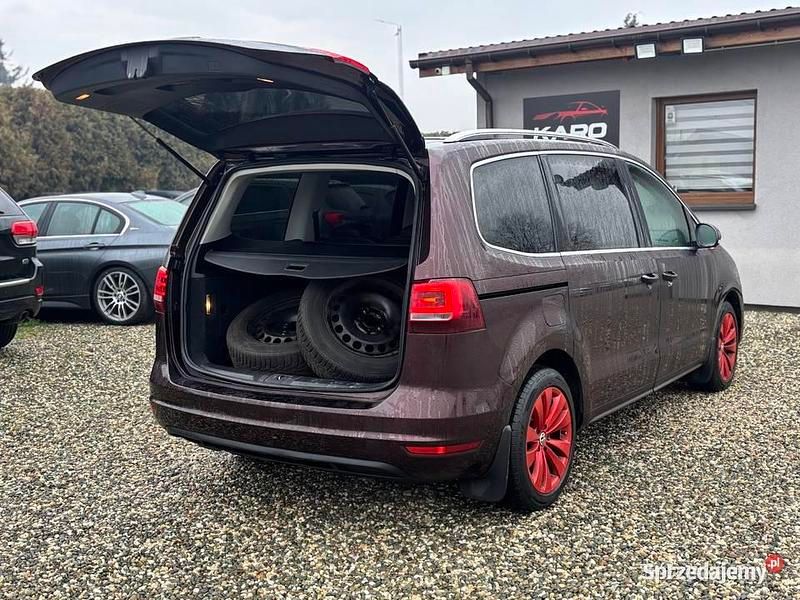 Używany VW Sharan 2016 Bordowy Minivan